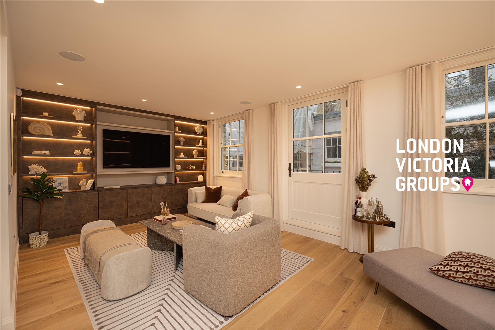 3 bed property in Buckingham Mews, London